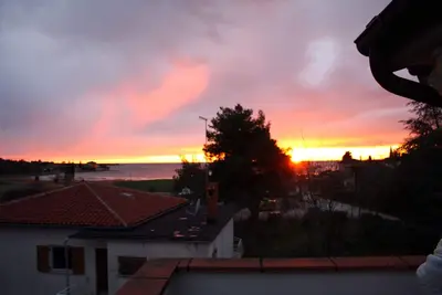Appartement d'une chambre avec la terrasse et la vue sur le mer Karigador, Novigrad (A-2534-a)