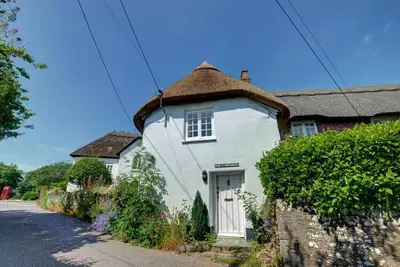 Image de Monks Cottage - Trois Chambres Maison, Couchages 4