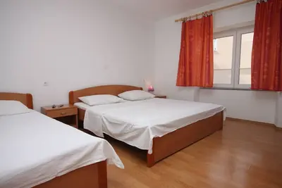 Image de Appartement de deux chambres prés de la plage Zubovici, Pag (A-6356-c)