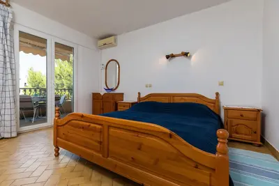 Image de Appartement d'une chambre prés de la plage Nemira, Omis (A-2782-f)