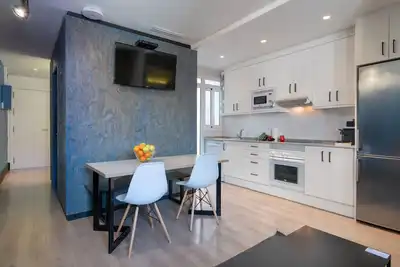 New 2 Bedroom near Sagrada Familia