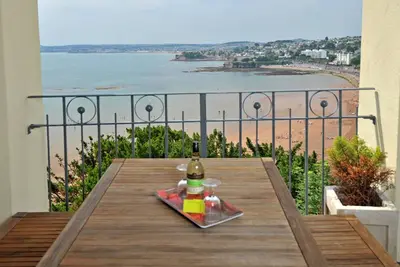 Image de 15 Astor House - appartement familial de deux chambres avec de superbes vues sur la mer et balcon privé