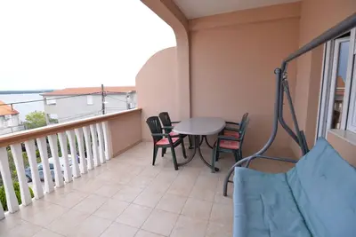 Image de Appartement de deux chambres avec la terrasse et la vue sur le mer Tkon, Pasman (A-8455-a)