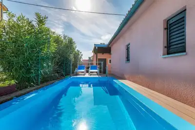 Image de Maison de vacances avec la piscine Fazana (K-11396)