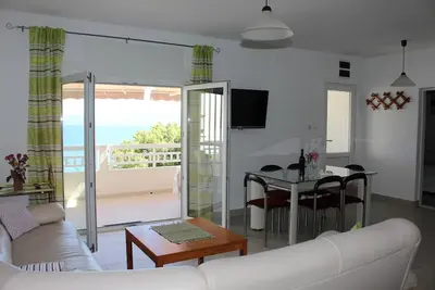 Image de Appartement de trois chambres prés de la plage Mimice, Omis (A-2774-b)
