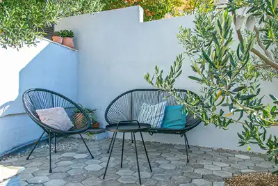 Image de Appartement d'une chambre avec la terrasse et la vue sur le mer Pisak, Omis (A-1008-b)