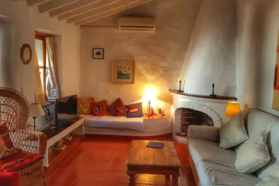 Image de Maison de ville historique dans la rue Carabeo avec terrasse ensoleillée 4 chambres 2 salles de bains