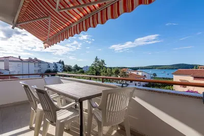Image de Appartement de deux chambres avec la terrasse et la vue sur le mer Medulin (A-7495-a)