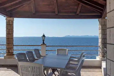 Image de Appartement de deux chambres prés de la plage Zavalatica, Korcula (A-183-a)