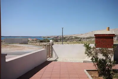 Image de Appartement d'une chambre avec la terrasse et la vue sur le mer Kustici, Pag (A-6287-d)