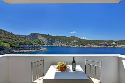 Image de Garçonnière prés de la plage Baie Pokrivenik, Hvar (As-5231-b)