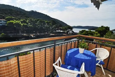 Image de Garçonnière avec le balcon et la vue sur le mer Pasadur, Lastovo (As-8351-a)