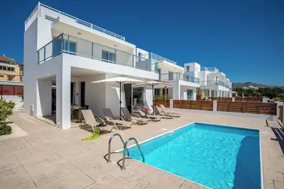 Image de Villa White Moonflower - Emplacement idéal au coeur de Coral Bay - Wi-Fi et climatisation