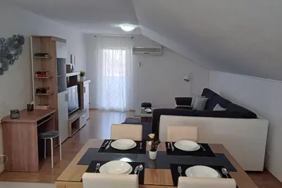Image de Appartement de deux chambres avec la terrasse et la vue sur le mer Sali, Dugi otok (A-8154-a)