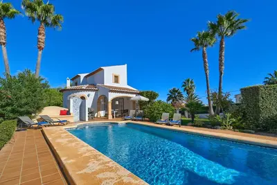 Image de Villa classique et confortable à Javea, Costa Blanca, Espagne avec piscine privée pour 6 personnes