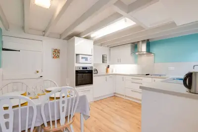 Image de Binkleys Cottage - Deux Chambres Maison, Couchages 4
