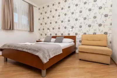 Image de Appartement de deux chambres avec le balcon Duce, Omis (A-5973-b)