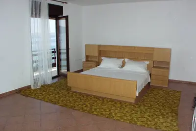 Image de Appartement de quatre chambres avec le balcon et la vue sur le mer Sveti Petar, Biograd (A-358-a)