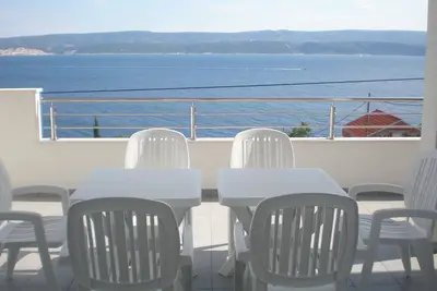 Image de Appartement de deux chambres avec la terrasse et la vue sur le mer Stanici, Omis (A-2763-c)