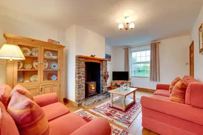 Image de Coastguard Cottage - Trois Chambres Maison, Couchages 5