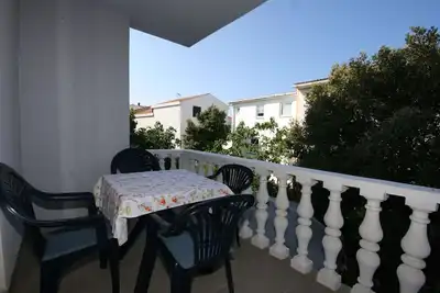 Image de Appartement de deux chambres avec la terrasse Mandre, Pag (A-6405-d)