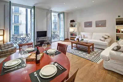 Bright 2 bedroom apartment with balcony