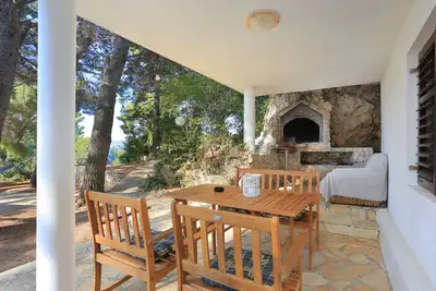 Image de Garçonnière avec la terrasse Balica Rat, Omis (As-1065-a)