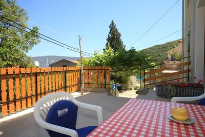 Image de Garçonnière avec la terrasse et la vue sur le mer Valun, Cres (As-8081-a)