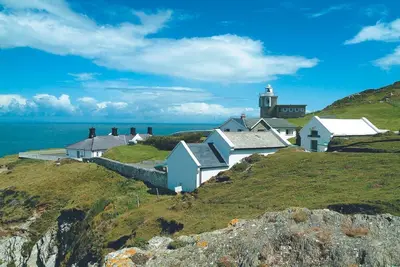 Image de Le chalet des gardiens de phare rénové, Siren à Bull Point, se trouve juste à l'extérieur de Mortehoe