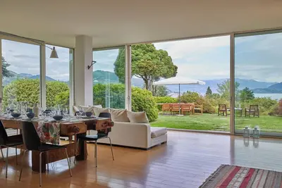 Image de Lac Majeur Villa Avec Piscine Et Jardin. Magnifique Vue Sur Le Lac Et Les Alpes