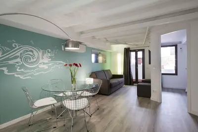 Stylish next to Plaza España, Fira