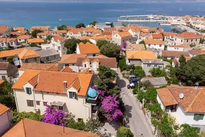 Image de Appartement de deux chambres avec la terrasse Supetar, Brac (A-11278-a)