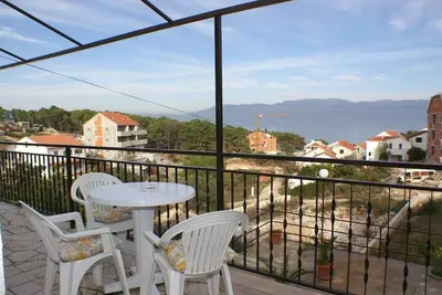Image de Appartement confortable avec la terrasse et la vue sur le mer Sutivan, Brac (A-747-a)