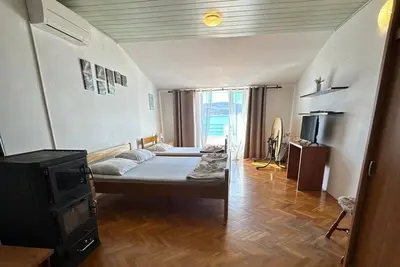 Image de Garçonnière prés de la plage Seline, Paklenica (As-6528-a)