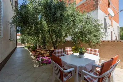 Appartement de deux chambres avec la terrasse Tar, Porec (A-6948-b)