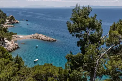 Image de Garçonnière avec le balcon et la vue sur le mer Brela, Makarska (As-2713-c)