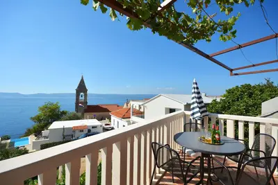 Image de Appartement de deux chambres avec la terrasse et la vue sur le mer Pisak, Omis (A-7521-a)