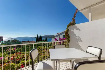 Image de Appartement d'une chambre prés de la plage Seget Vranjica, Trogir (A-5964-e)