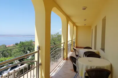 Appartement de trois chambres avec la terrasse et la vue sur le mer Dramalj, Crikvenica (A-5592-a)