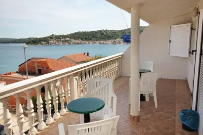 Image de Appartement de deux chambres avec la terrasse et la vue sur le mer Tisno, Murter (A-5086-d)