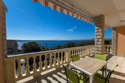 Appartement de trois chambres avec la terrasse et la vue sur le mer Dramalj, Crikvenica (A-5594-c)