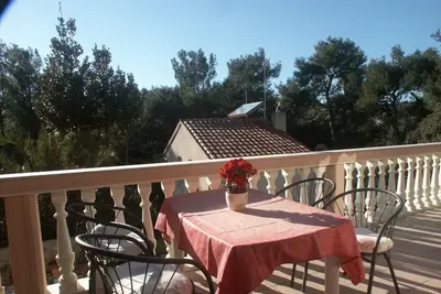 Image de Appartement de deux chambres avec la terrasse Artatore, Losinj (A-2474-a)