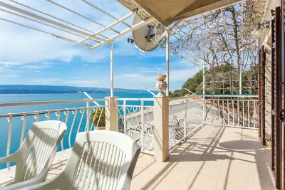 Image de Appartement de deux chambres avec la terrasse et la vue sur le mer Stanici, Omis (A-1028-b)