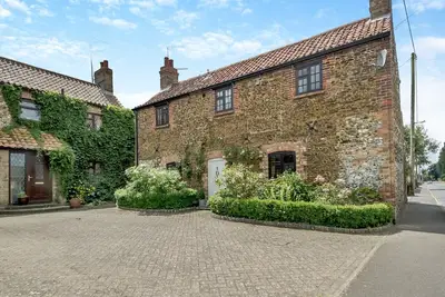 Image de Carrstone Cottage - Deux Chambres Maison, Couchages 4