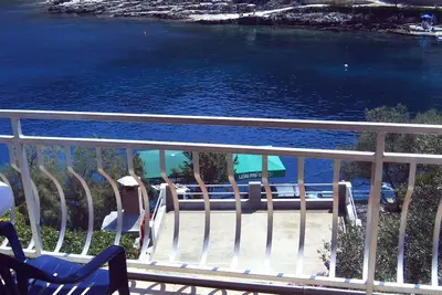 Image de Appartement de deux chambres prés de la plage Baie Zaraće (Gdinj), Hvar (A-4598-c)