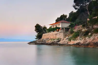 Image de Maison de pêcheur près de la mer Baie Lučica, Hvar (K-4034)