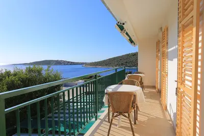 Image de Appartement de deux chambres avec le balcon et la vue sur le mer Sevid, Trogir (A-2044-a)