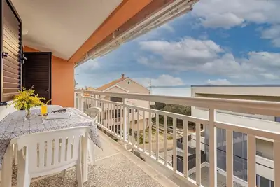 Image de Appartement de deux chambres avec le balcon et la vue sur le mer Kozino, Zadar (A-5749-b)
