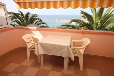 Image de Appartement d'une chambre prés de la plage Jakisnica (Pag) (A-6424-b)