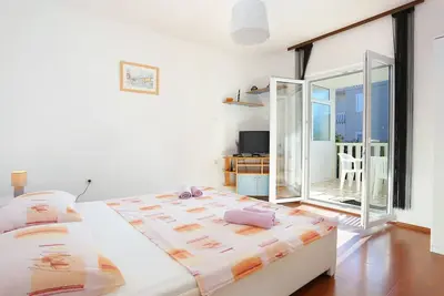 Image de Appartement de deux chambres avec la terrasse Poljica, Trogir (A-5199-b)